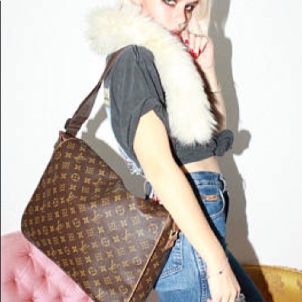 🎀Louis Vuitton Abbesses Messenger Bag/Crossbody